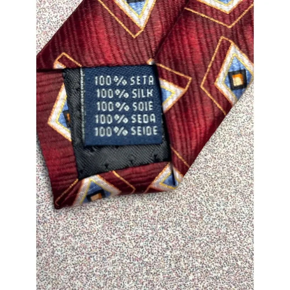 Meeting Street Handmade 100% Silk Maroon Geometric Tie